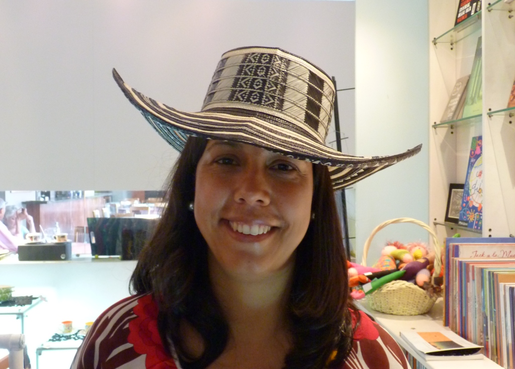 With this "sombrero vueltiao" do I look Colombian enough to get 18 bank holidays a year?